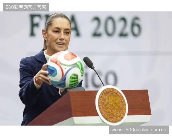 国际足联新规考验临场调度,墨西哥队需优化换人策略以应对加时赛。 国际足联新规考验临场调度,墨西哥队需优化换人策略以应对加时赛。